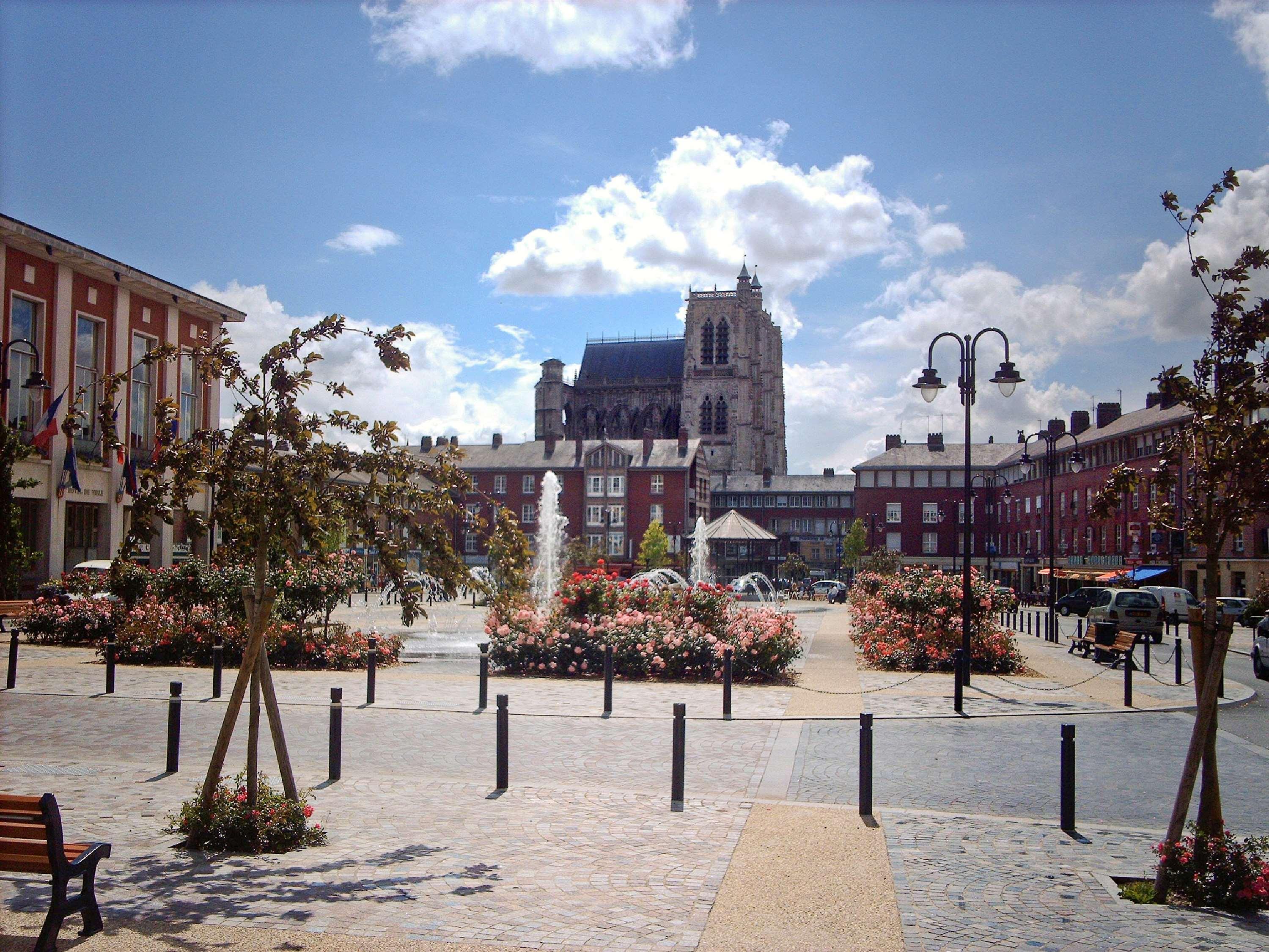 Mercure Abbeville Centre - Porte De La Baie De Somme Exterior foto